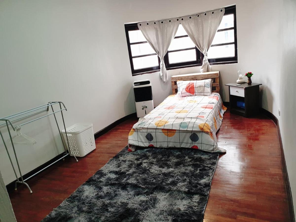 Kru Nat'S Bed & Breakfast W/ Private Rooms & Gym Bangkok Exteriör bild