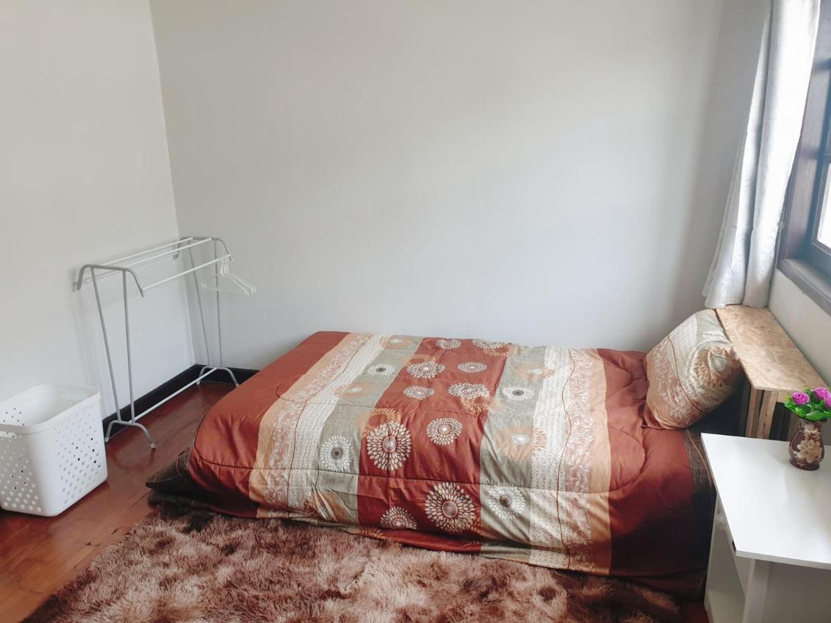 Kru Nat'S Bed & Breakfast W/ Private Rooms & Gym Bangkok Exteriör bild